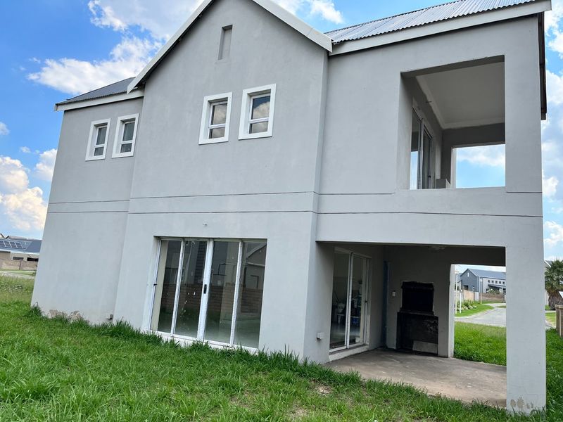 Elegant family living in Riverspray Estate - to be completed by buyer - Photo 4