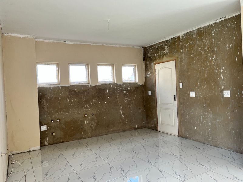 Elegant family living in Riverspray Estate - to be completed by buyer - Photo 9