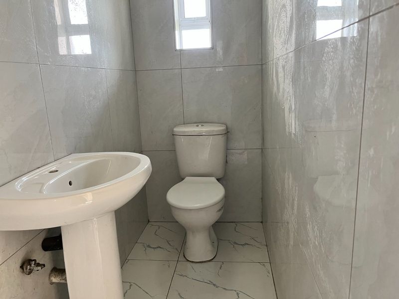 Elegant family living in Riverspray Estate - to be completed by buyer - Photo 6