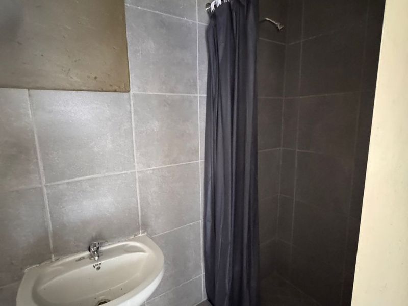 AFFORDABLE RENTAL ZAKARIYA EXT 4 - Photo 3