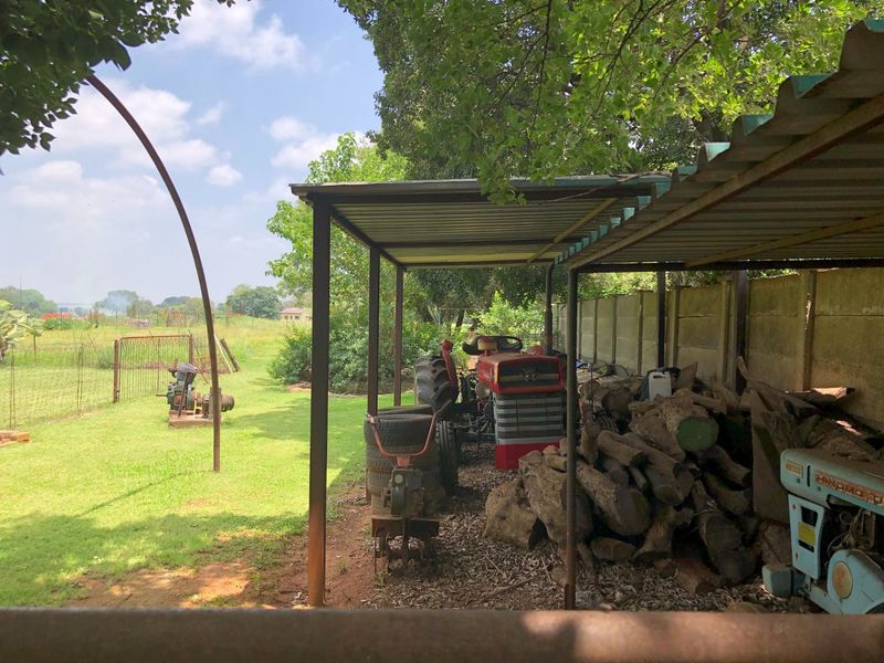 4 Bedrom House Plus 3 Flats In A Peaceful And Tranquil Setting - Photo 9