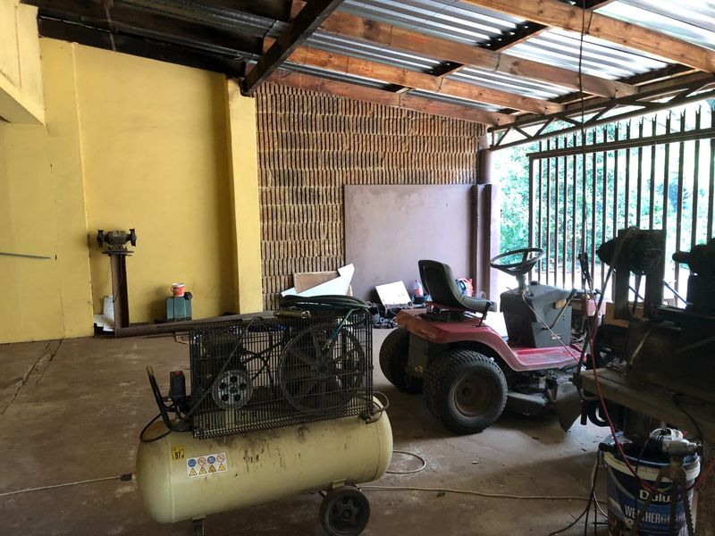 4 Bedrom House Plus 3 Flats In A Peaceful And Tranquil Setting - Photo 8