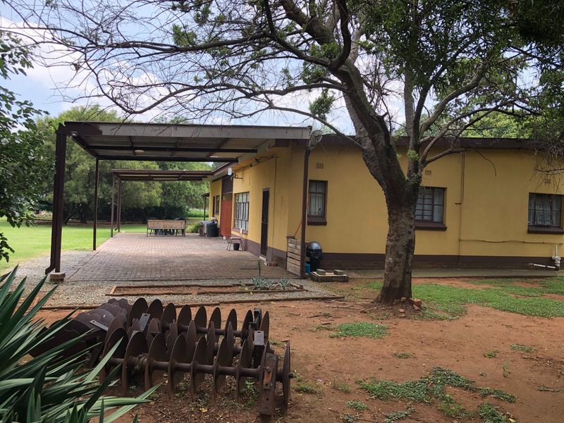 4 Bedrom House Plus 3 Flats In A Peaceful And Tranquil Setting - Photo 6