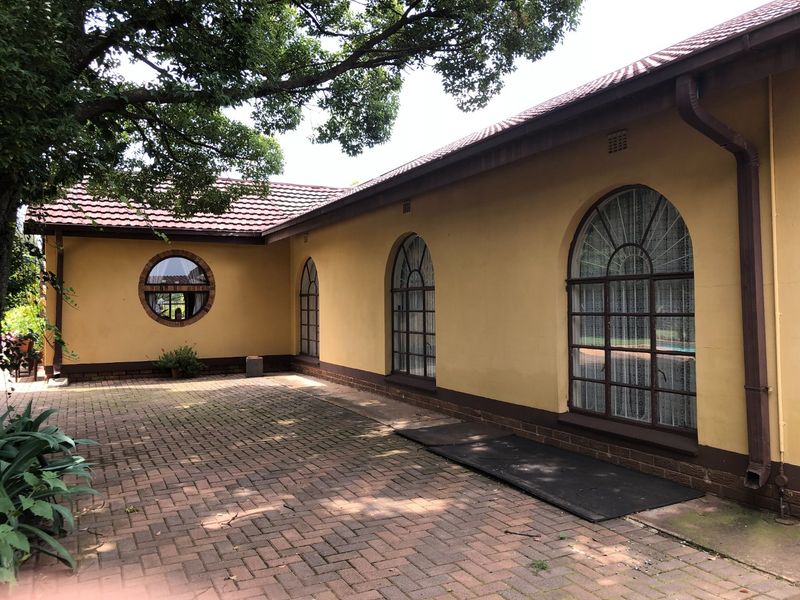 4 Bedrom House Plus 3 Flats In A Peaceful And Tranquil Setting - Photo 4