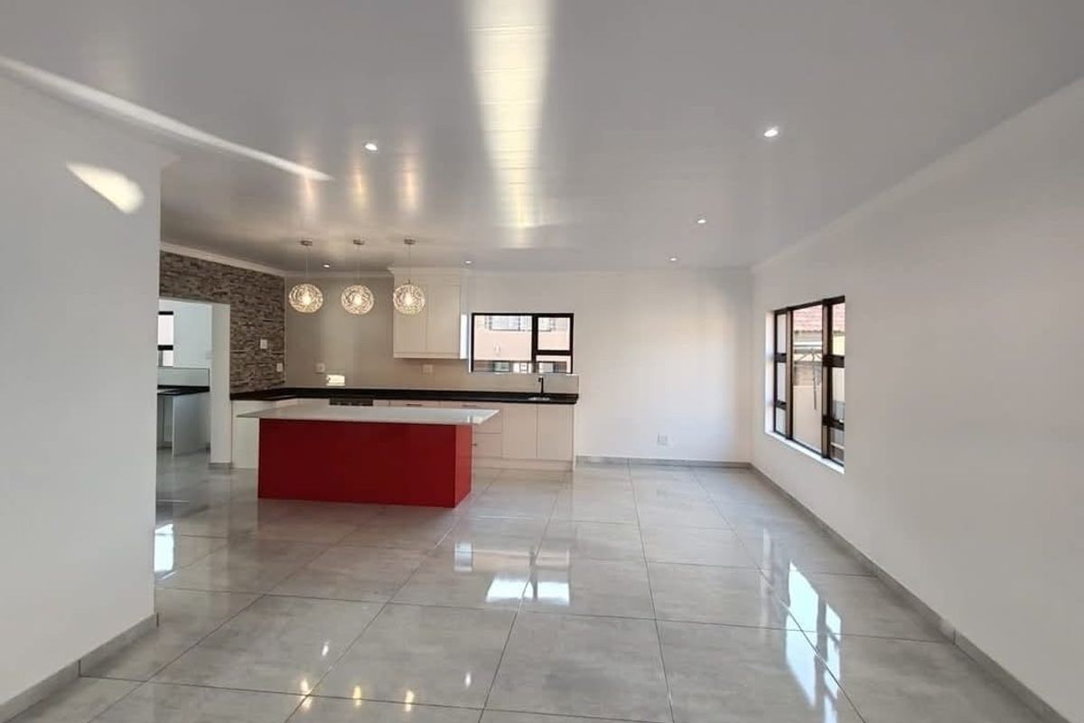 ULTRA-MODERN MASTERPIECE IN SOUGHT-AFTER WILKOPPIES – WHERE ARCHITECTURAL ELEGANCE MEETS EXCEPTIONAL LIVING - Photo 4
