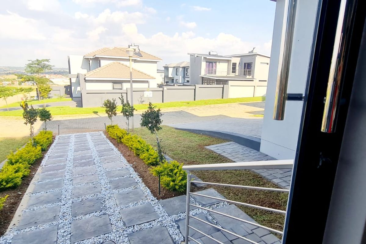 Urgent Sale | Brand New 4 Bedroom Luxury Home with Pool in Blue Hills Estate - Photo 5