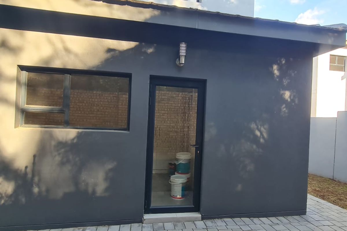 Urgent Sale | Brand New 4 Bedroom Luxury Home with Pool in Blue Hills Estate - Photo 4