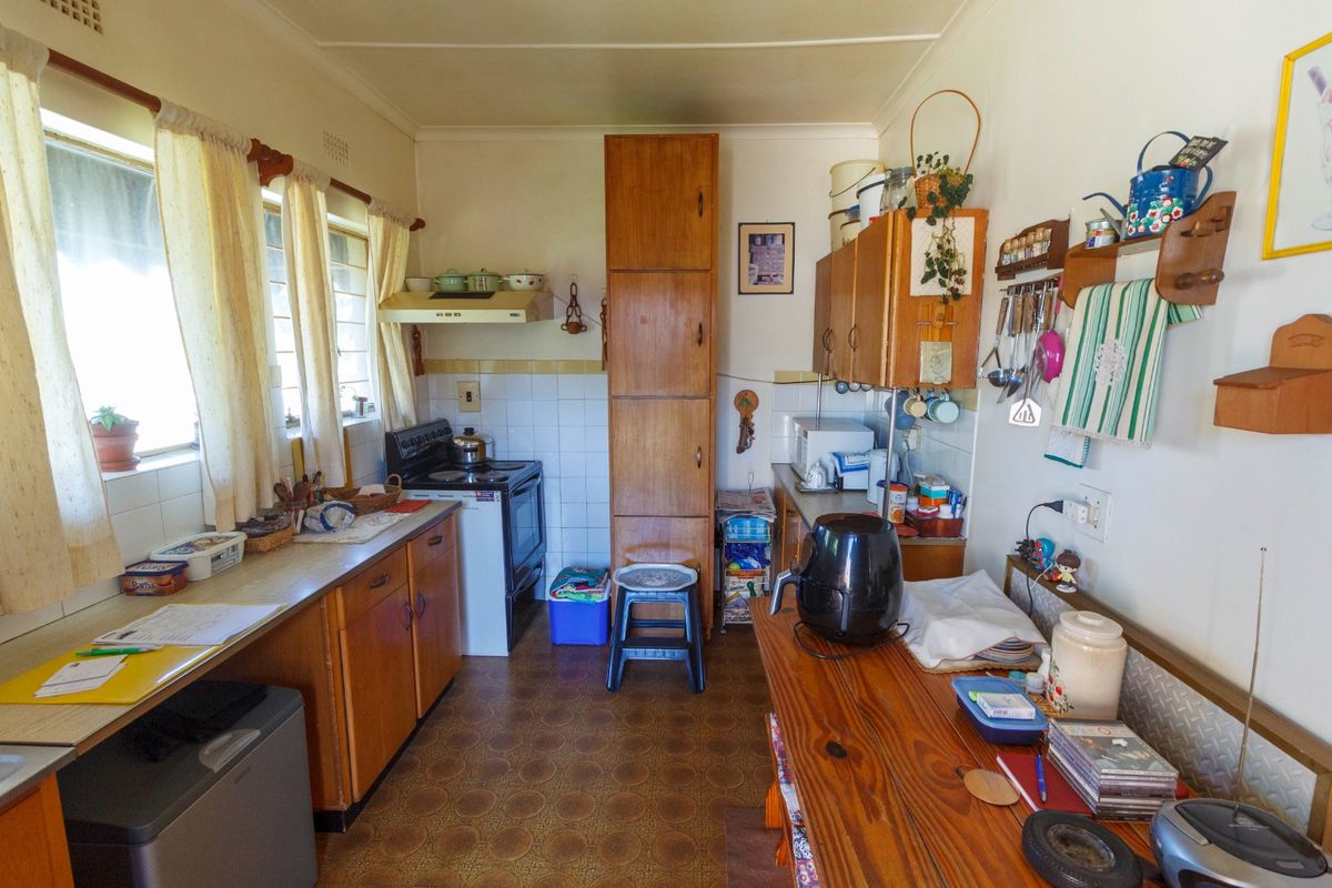 Charming Family Home in Mindalore – Spacious Living with a Lush Garden Retreat - Photo 5