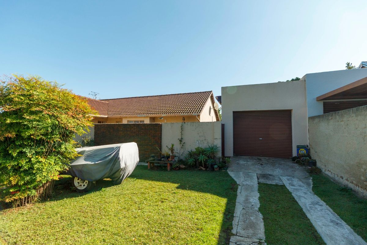 Charming Family Home in Mindalore – Spacious Living with a Lush Garden Retreat - Photo 2