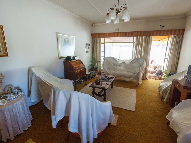 Charming Family Home in Mindalore – Spacious Living with a Lush Garden Retreat - Photo 6