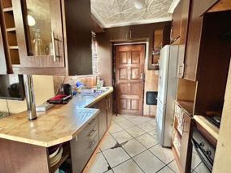 Your perfect family home awaits in Clayville-Clean and Move in Ready ! - Photo 5