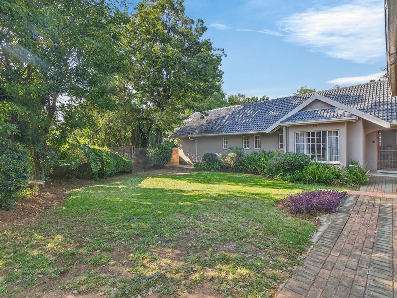 Spacious Family Living with Exceptional Entertainment Appeal in Norscot Slopes - Photo 3