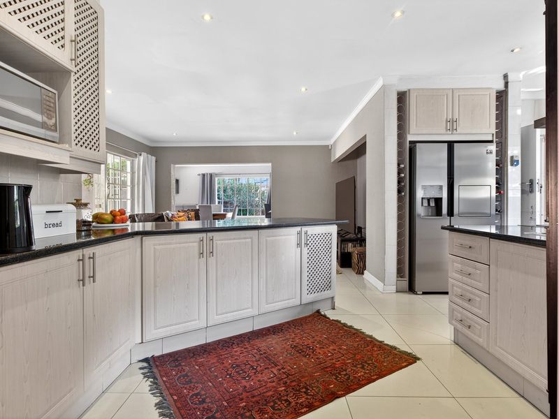 Spacious Family Living with Exceptional Entertainment Appeal in Norscot Slopes - Photo 8