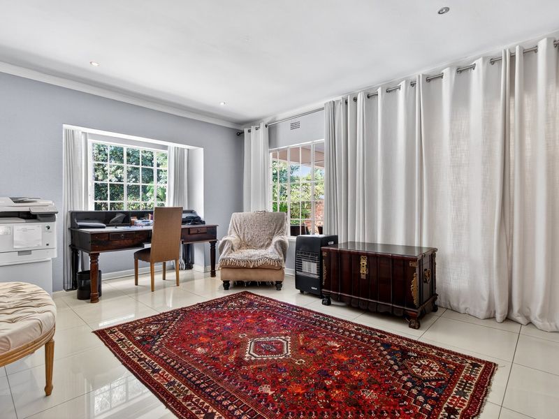 Spacious Family Living with Exceptional Entertainment Appeal in Norscot Slopes - Photo 6