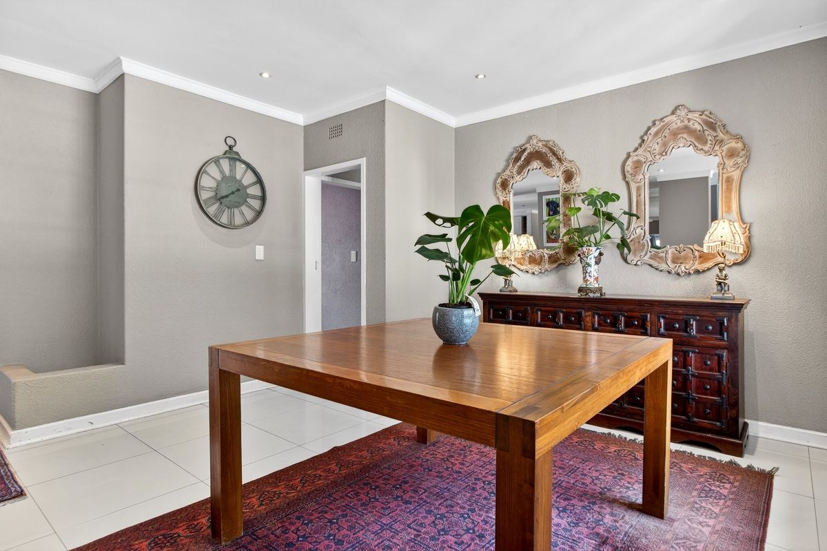 Spacious Family Living with Exceptional Entertainment Appeal in Norscot Slopes - Photo 4