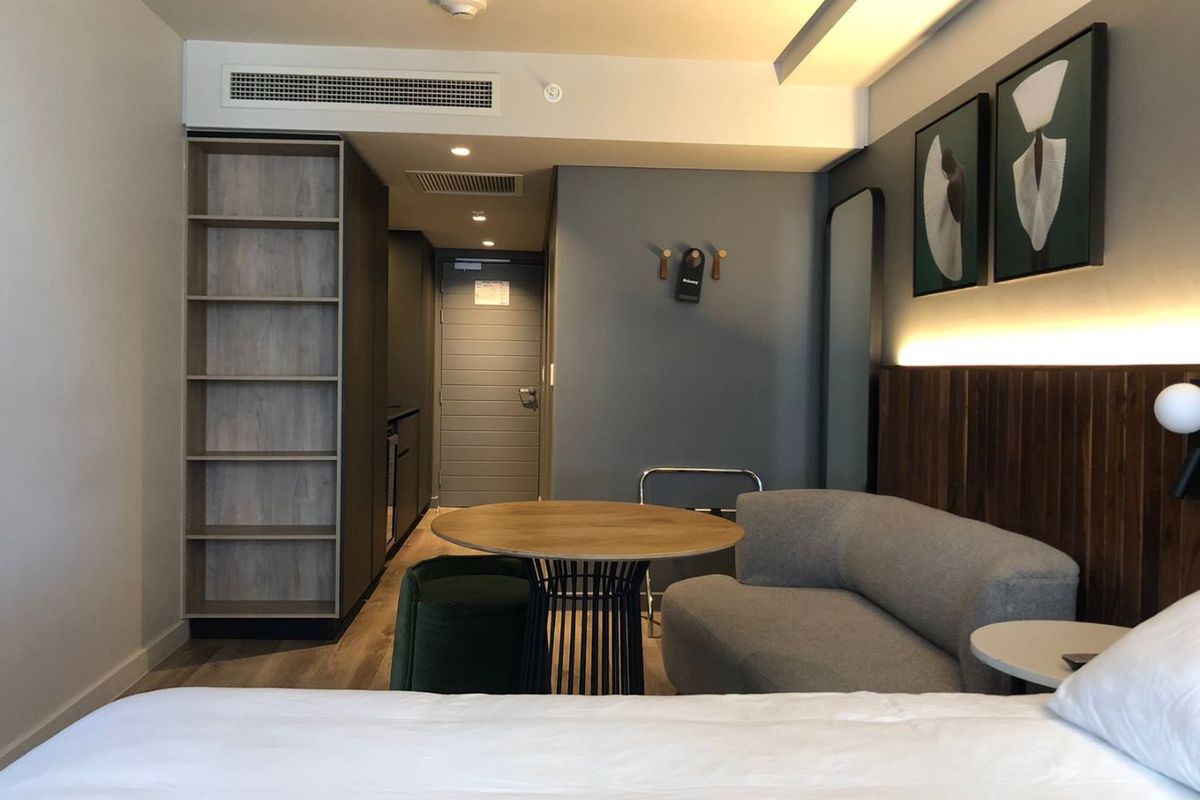 FOR SALE: Luxury Studio Apartment – The Rockefeller, Cape Town Foreshore - Photo 2