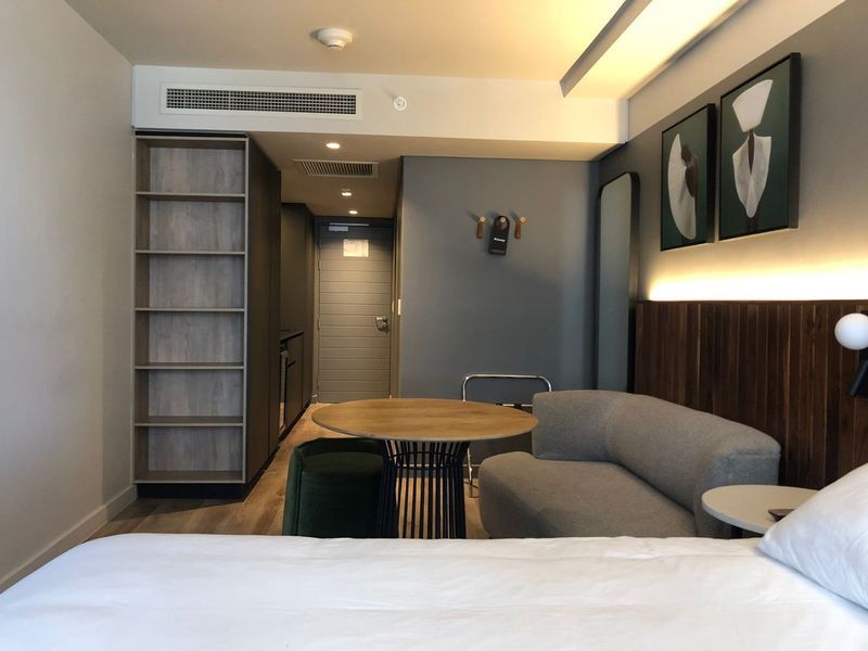 FOR SALE: Luxury Studio Apartment – The Rockefeller, Cape Town Foreshore - Photo 2