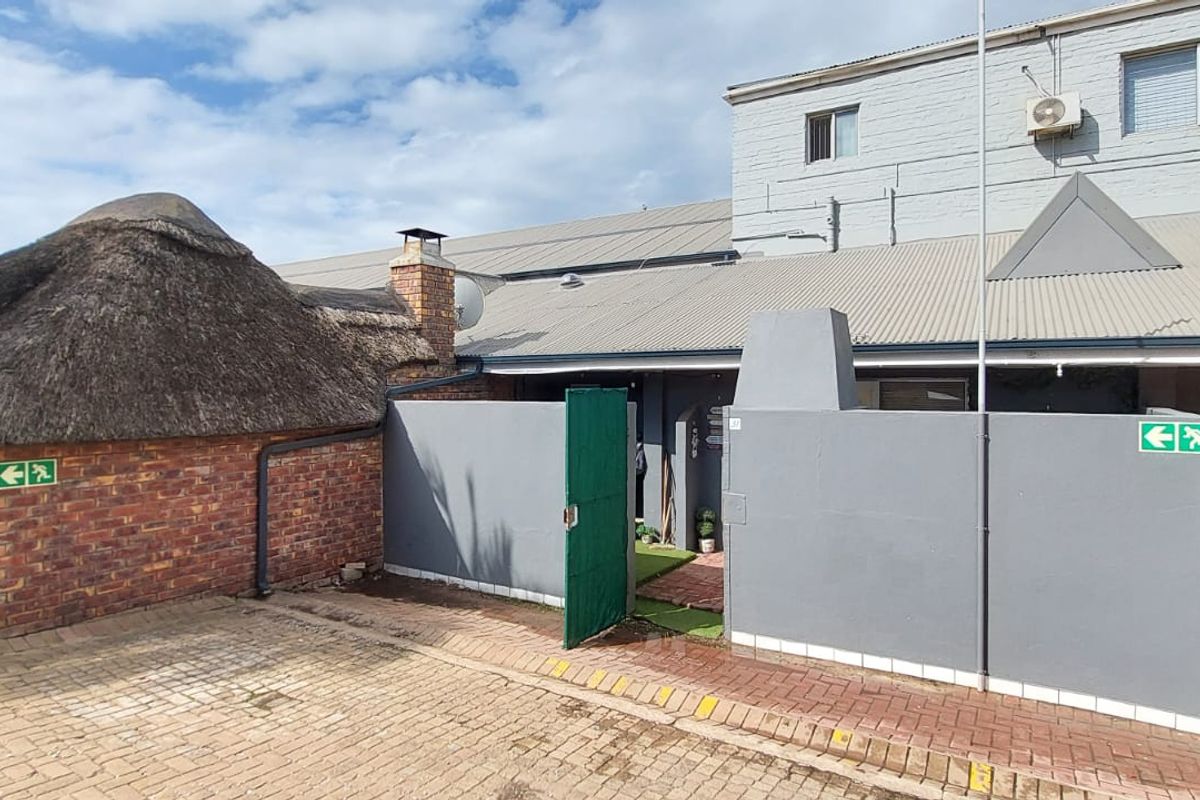 Fully Furnished Flat to Rent in Jeffreys Bay - Photo 2