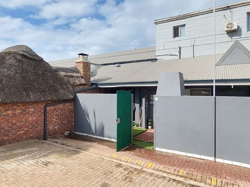 Fully Furnished Flat to Rent in Jeffreys Bay - Photo 2