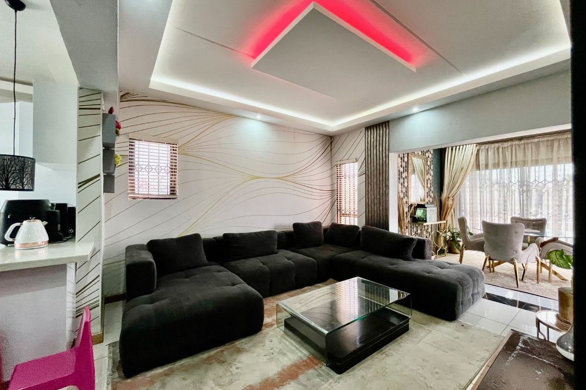 Elegant 3Bedroom Estate Home in La Maison Royale, Carlswald Refined Living Awaits  - Photo 2