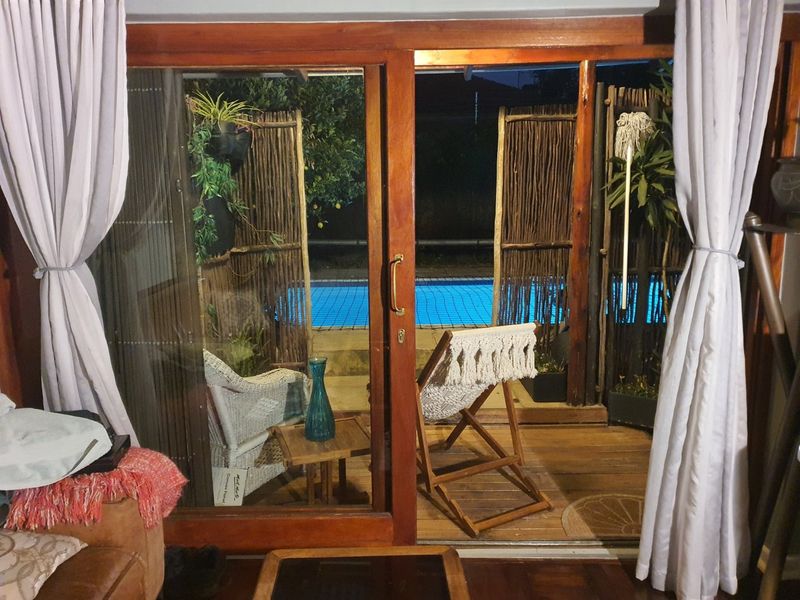 Stunning, Cosy, Fully Furnished Cottage- Wi-fi Included=Prepaid Electricity-Cat Pet Friendly - Photo 4