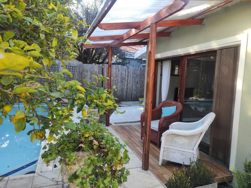 Stunning, Cosy, Fully Furnished Cottage- Wi-fi Included=Prepaid Electricity-Cat Pet Friendly - Photo 1