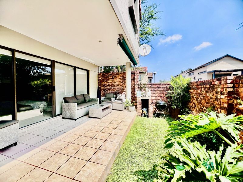 Modern 3-Bedroom Townhouse for Sale in Bronberg, Olympus - Photo 3