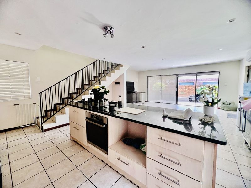 Modern 3-Bedroom Townhouse for Sale in Bronberg, Olympus - Photo 7