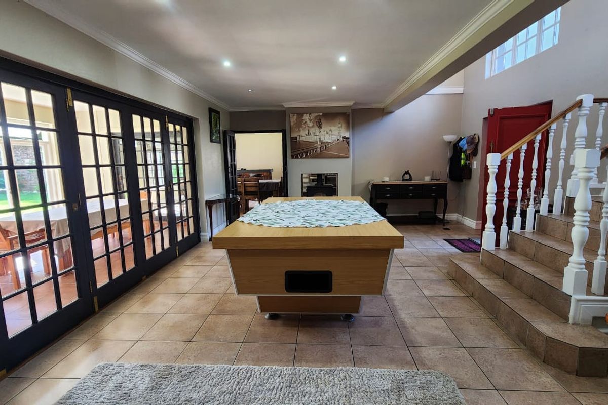 Timeless Elegance Near George Golf Course - Photo 5