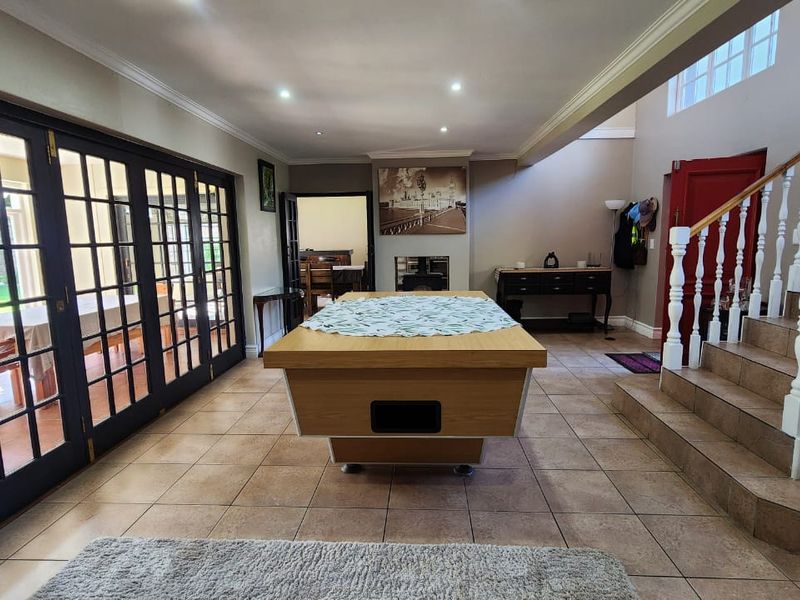 Timeless Elegance Near George Golf Course - Photo 5