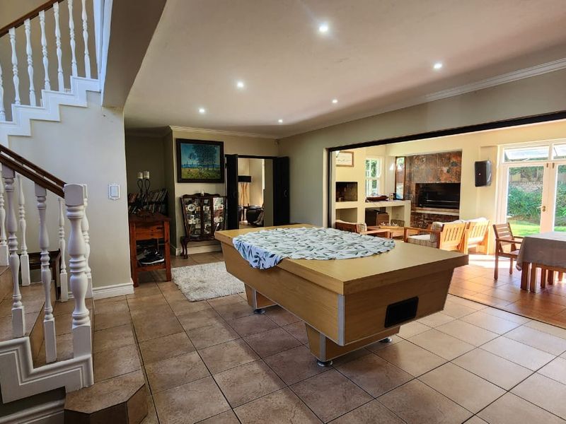 Timeless Elegance Near George Golf Course - Photo 4