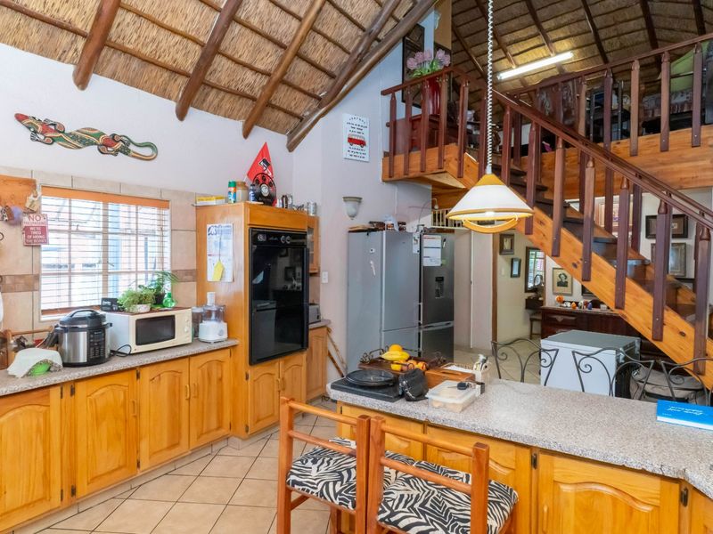 Amazing 3 Bedroom House For Sale!! - Photo 5