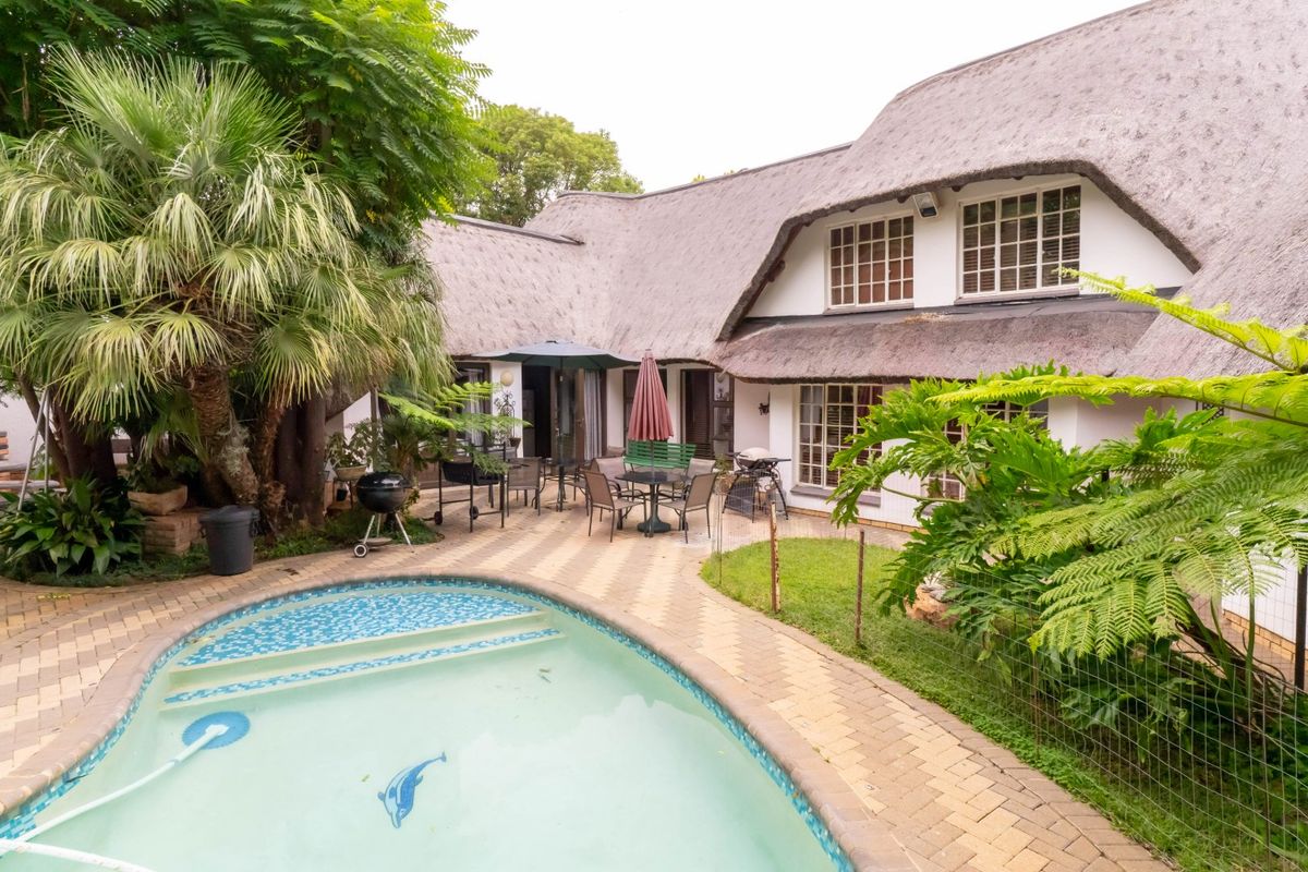 Amazing 3 Bedroom House For Sale!! - Photo 3