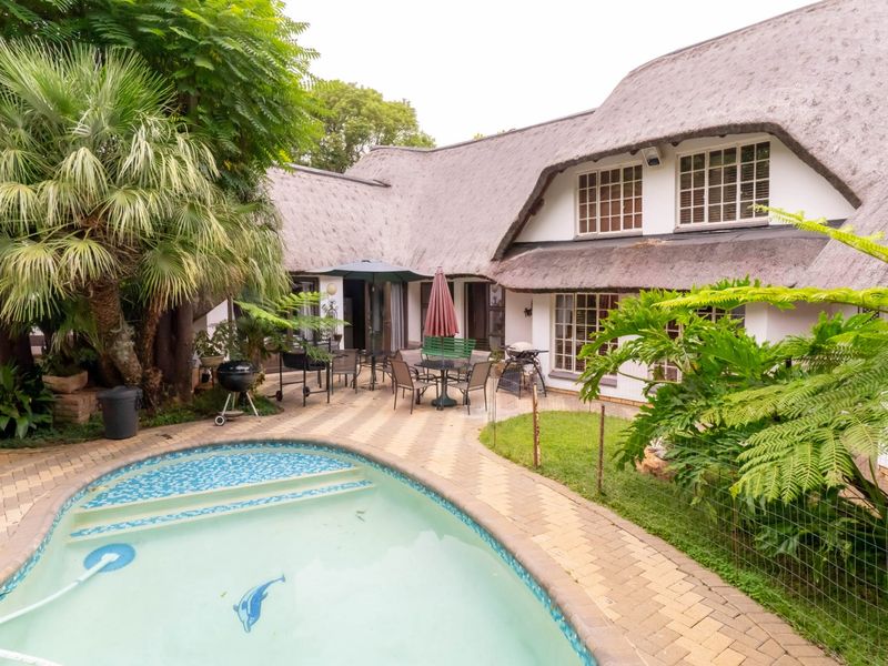 Amazing 3 Bedroom House For Sale!! - Photo 3