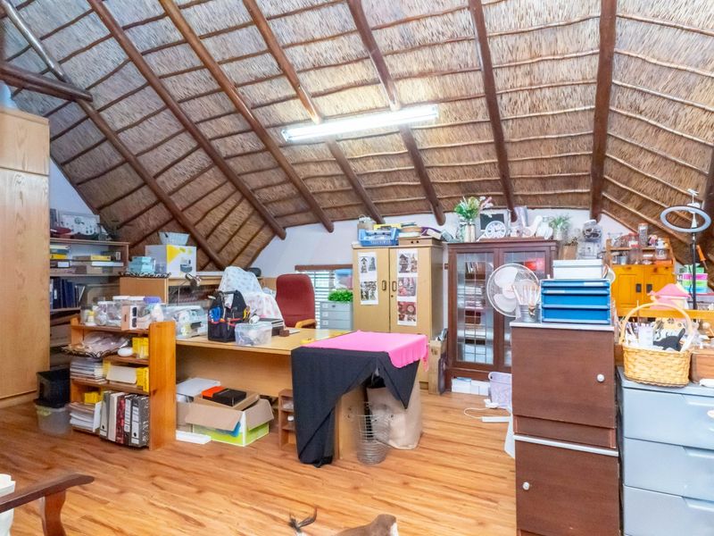 Amazing 3 Bedroom House For Sale!! - Photo 10