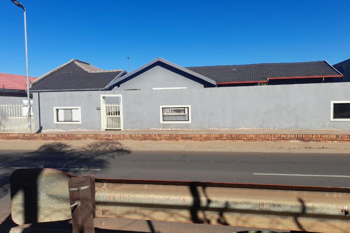 Property for Sale: Protea North - Photo 2