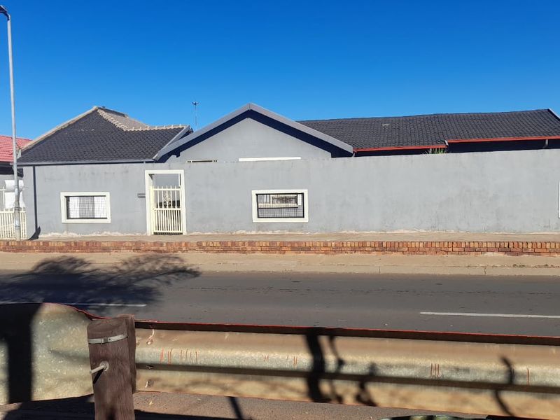 Property for Sale: Protea North - Photo 2