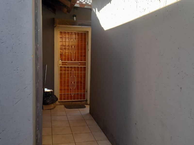 Property for Sale: Protea North - Photo 9