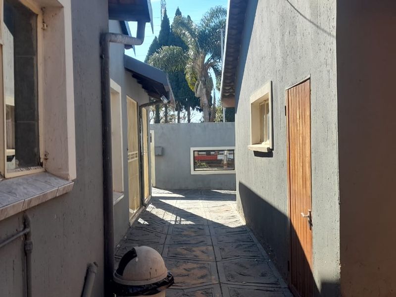Property for Sale: Protea North - Photo 8