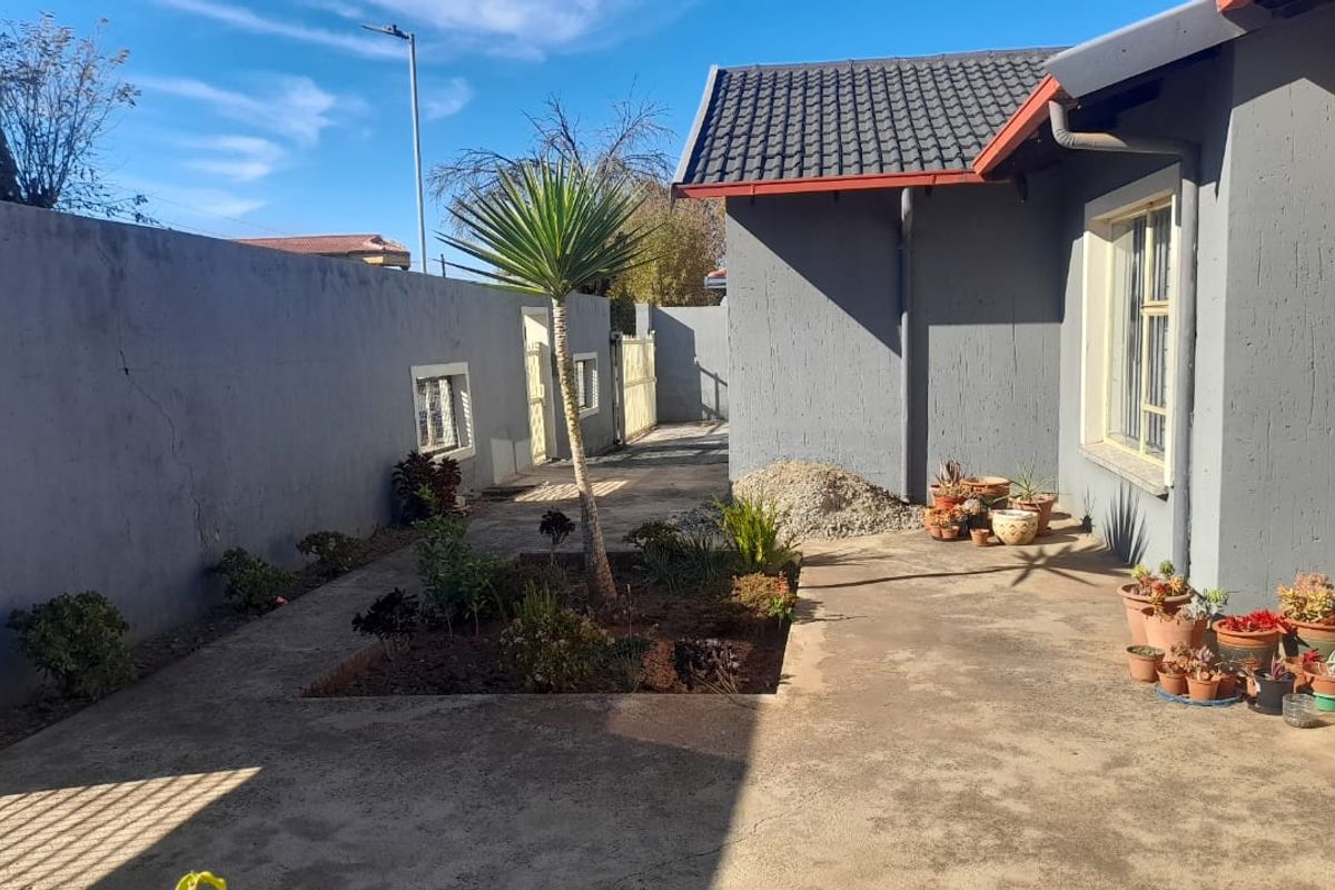 Property for Sale: Protea North - Photo 5