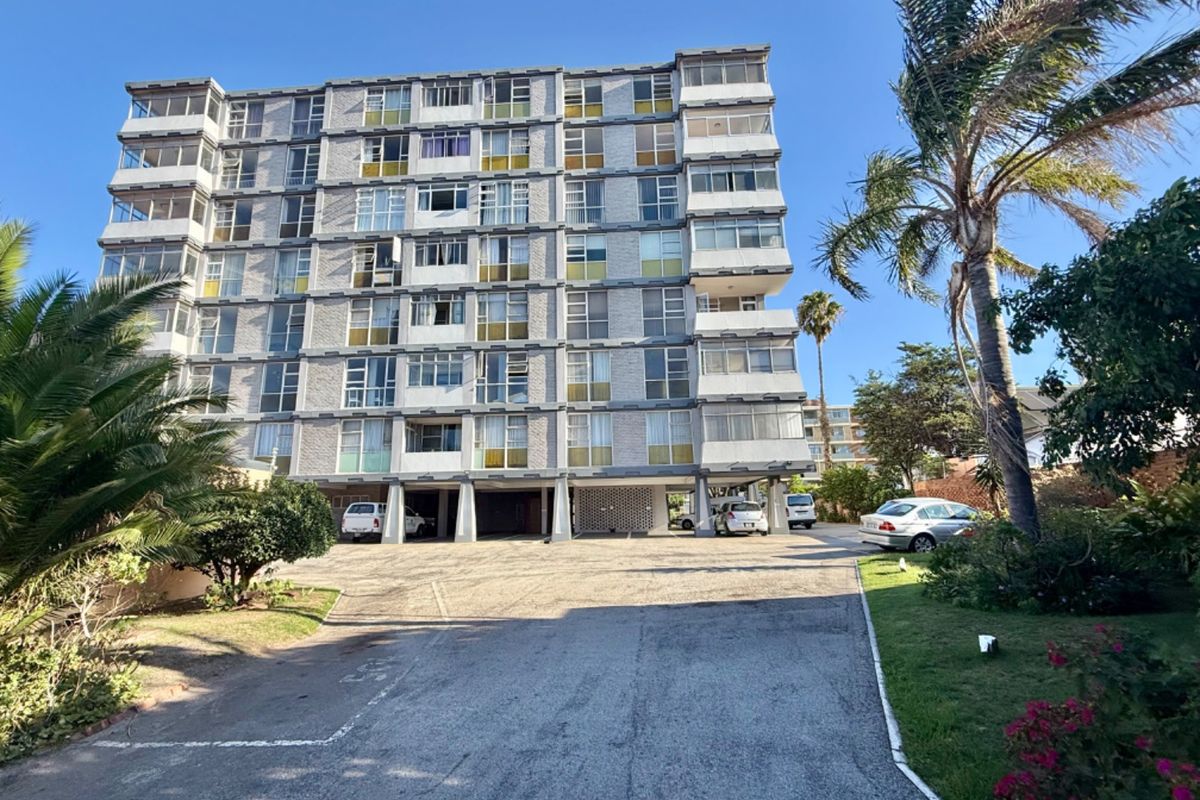 Seaside Views in Richmond Hill Apartment - Photo 2