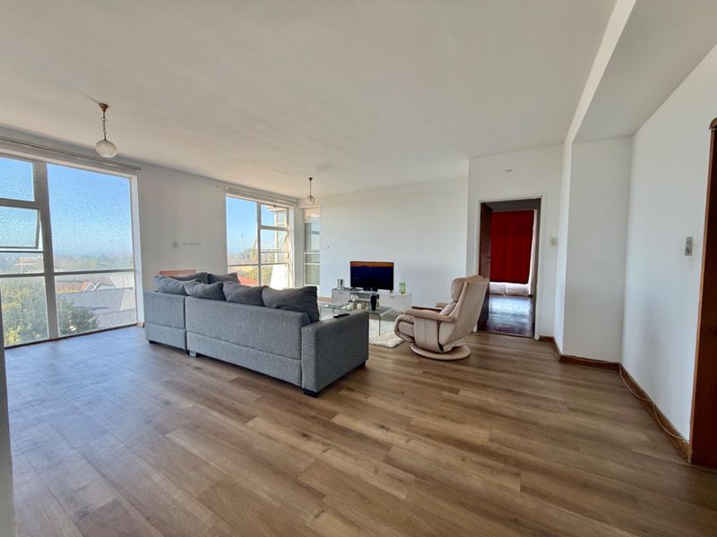 Seaside Views in Richmond Hill Apartment - Photo 9