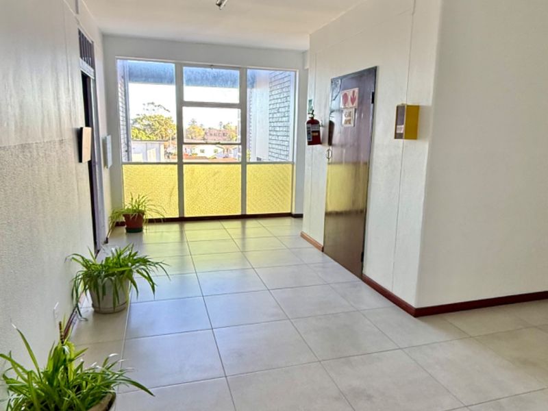 Seaside Views in Richmond Hill Apartment - Photo 6