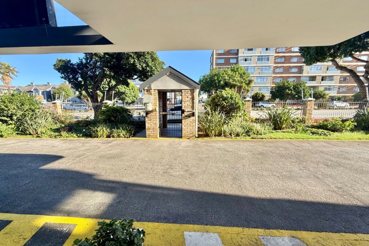 Seaside Views in Richmond Hill Apartment - Photo 4