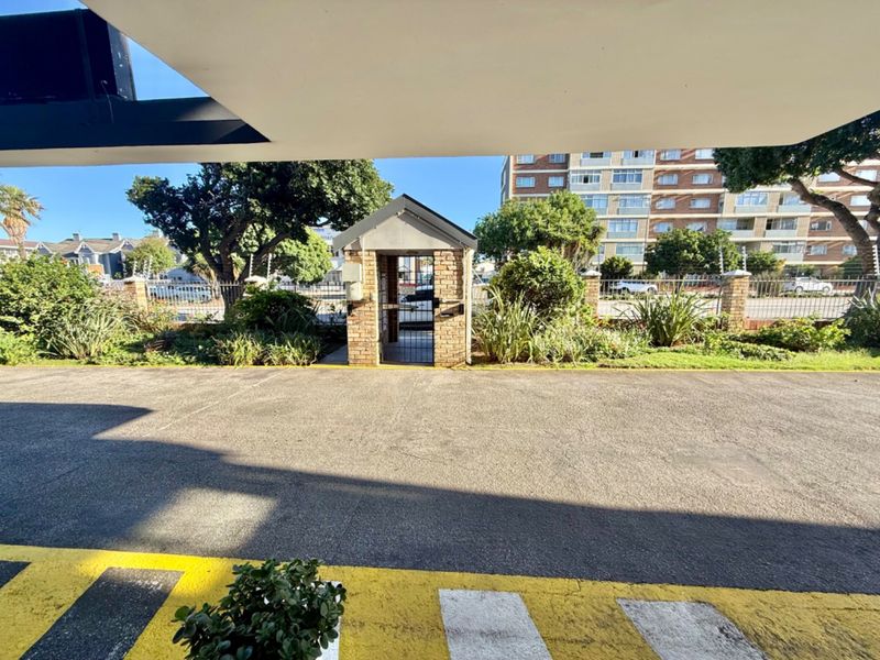 Seaside Views in Richmond Hill Apartment - Photo 4