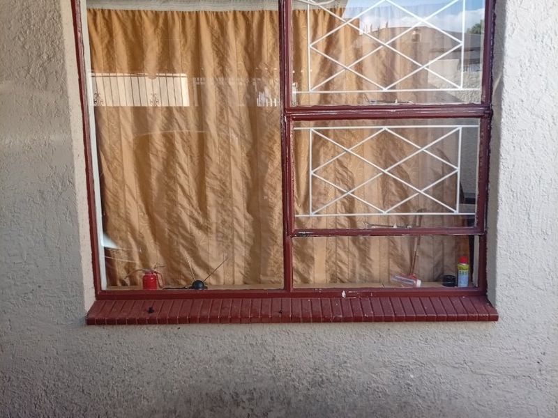 House For Sale  - Photo 4