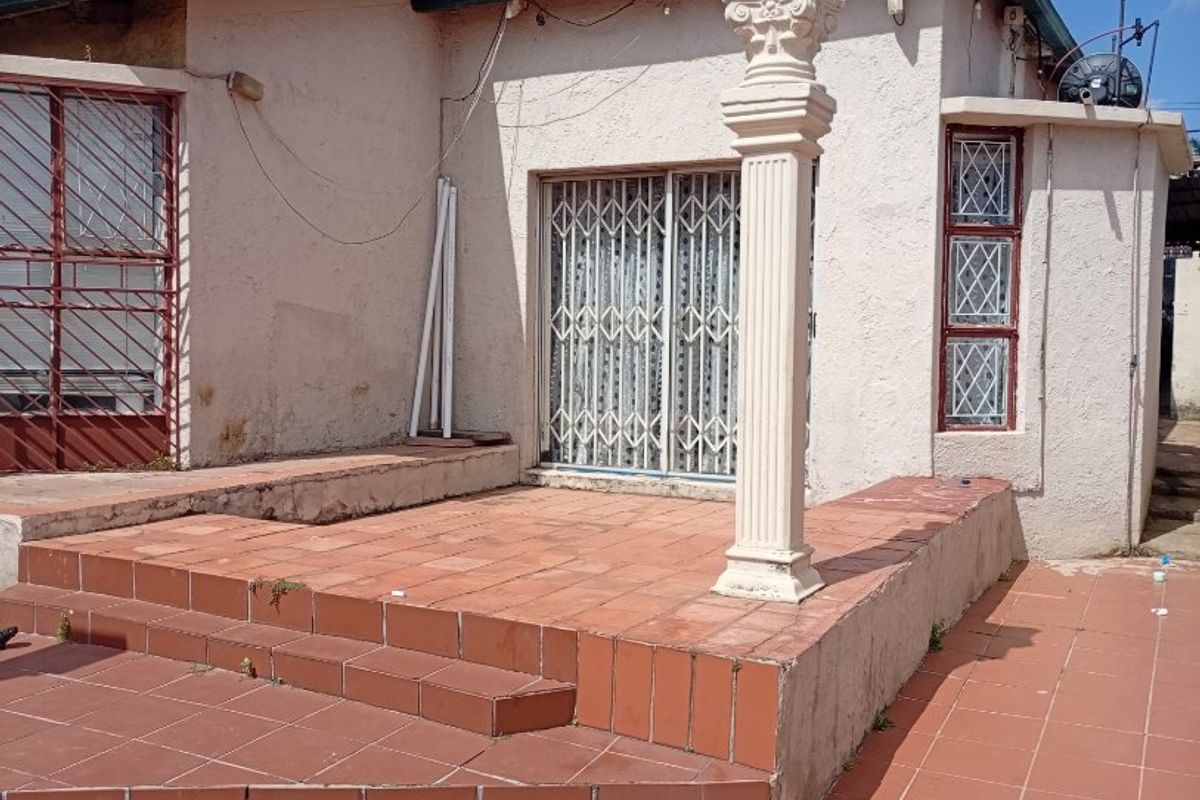 House For Sale  - Photo 3