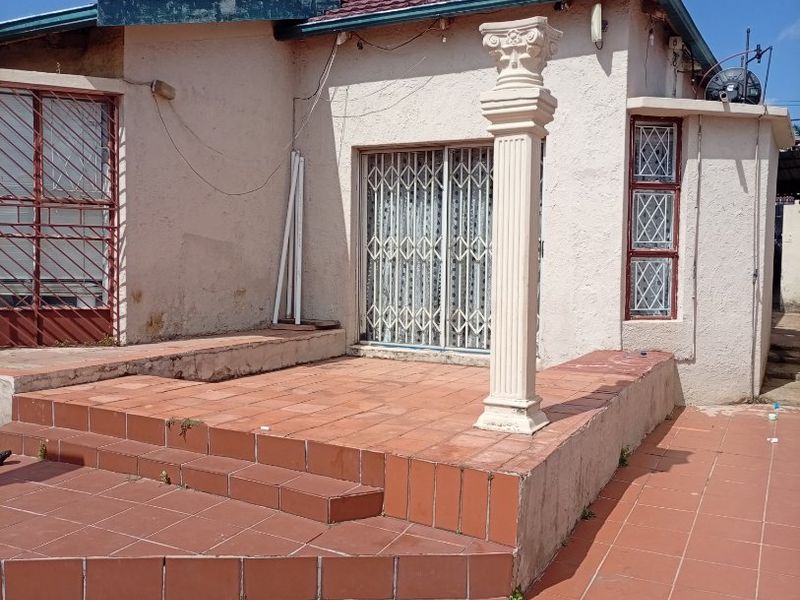 House For Sale  - Photo 3