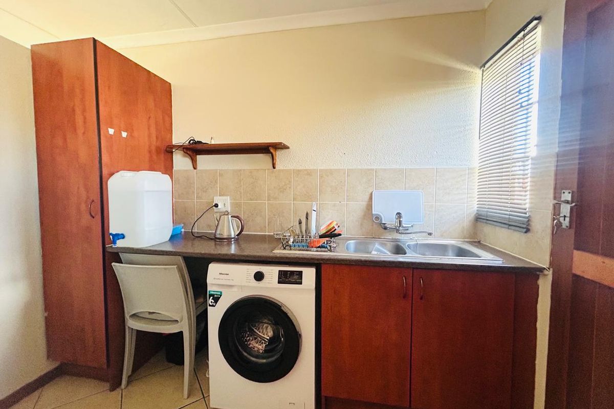 Modern 2-Bedroom Townhouse for Rent in Halfway House Midrand - Photo 3