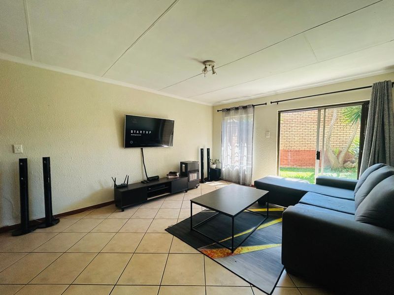 Modern 2-Bedroom Townhouse for Rent in Halfway House Midrand - Photo 7